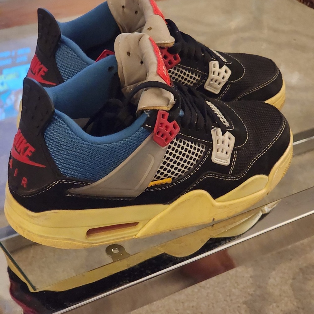 JORDAN UNION 4's OFF NOIR